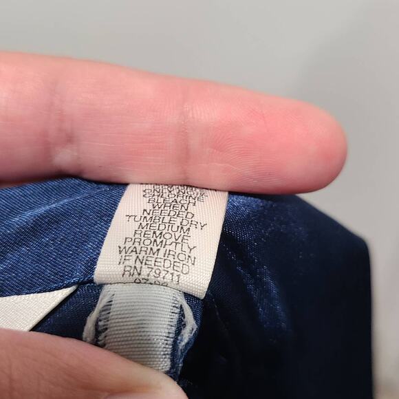 Victoria's Secret Womens Sz XS Navy Blue Vintage Oversized Satin Button Front - Picture 7 of 7